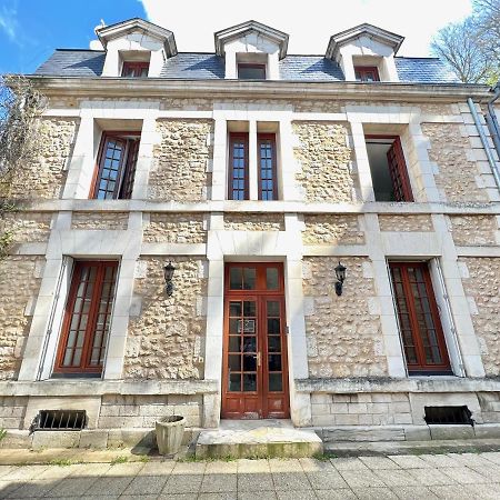 Apartamento Le Mélusine , à 50m de la gare de Poitiers Exterior foto